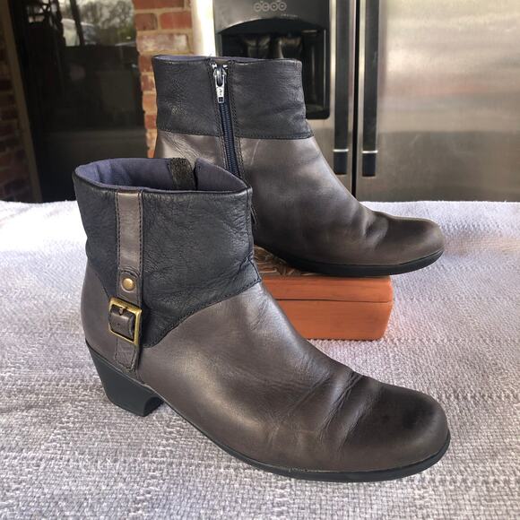 Clarks Ingalls Dover Blue Leather Ankle Boots Booties Women's 7.5 Wide Comfort - Picture 1 of 8